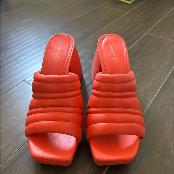 Circus by Sam Edelman Red Mules - Picture 1 of 3